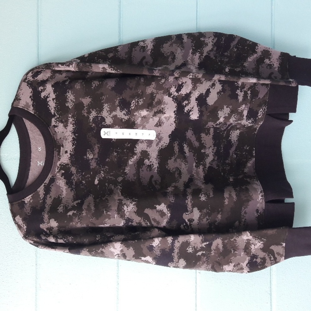 NWT Woman's Camo Print Sweatshirt Sizes 0X, 1X, 2X